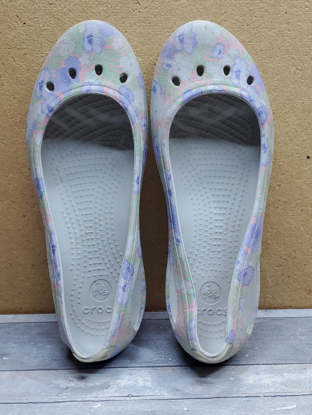 CROCS Women's Kadee Pastel Floral Ballet Flats in Lavender, Pink & Mint Size W 6